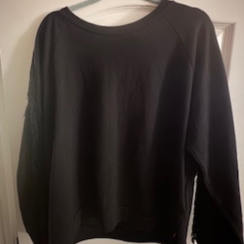 Levi’s Reese Fringe Crewneck Sweatshirt – Size XL